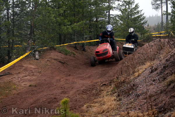 Ruohonleikkureiden 3h kest�vyysajot 05.04.2008