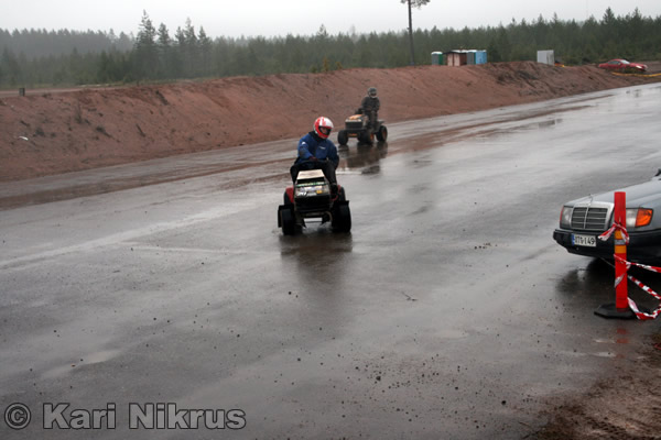 Ruohonleikkureiden 3h kest�vyysajot 05.04.2008