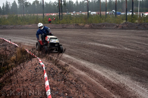 Ruohonleikkureiden 3h kest�vyysajot 05.04.2008
