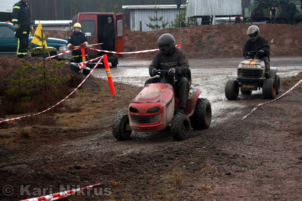 Ruohonleikkureiden 3h kest�vyysajot 05.04.2008