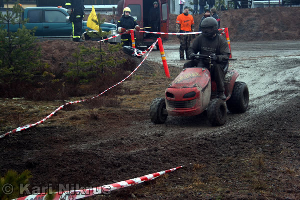 Ruohonleikkureiden 3h kest�vyysajot 05.04.2008