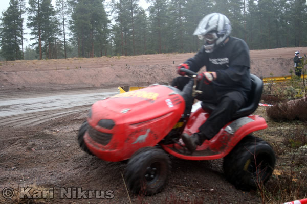 Ruohonleikkureiden 3h kest�vyysajot 05.04.2008