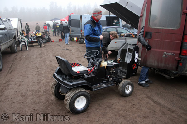 Ruohonleikkureiden 3h kest�vyysajot 05.04.2008