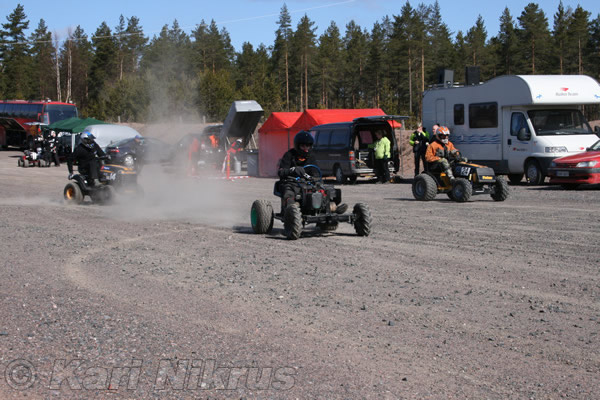 Ruohonleikkureiden 3h kest�vyysajot 18.04.2009