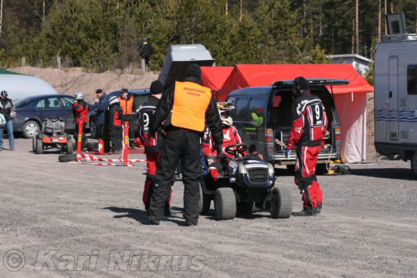 Ruohonleikkureiden 3h kest�vyysajot 18.04.2009