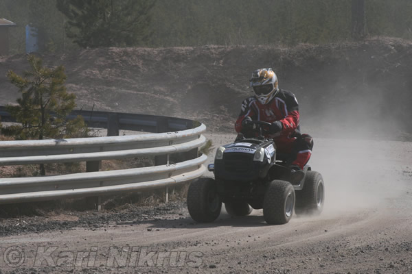 Ruohonleikkureiden 3h kest�vyysajot 18.04.2009