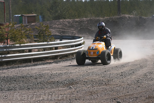 Ruohonleikkureiden 3h kest�vyysajot 18.04.2009