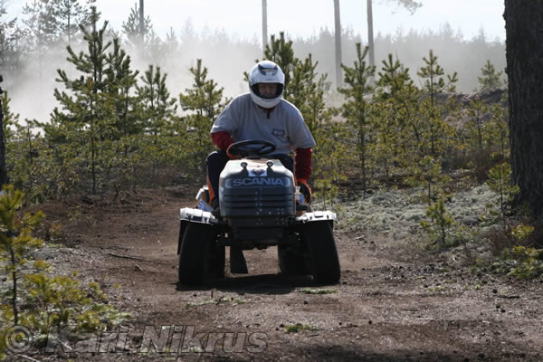 Ruohonleikkureiden 3h kest�vyysajot 18.04.2009