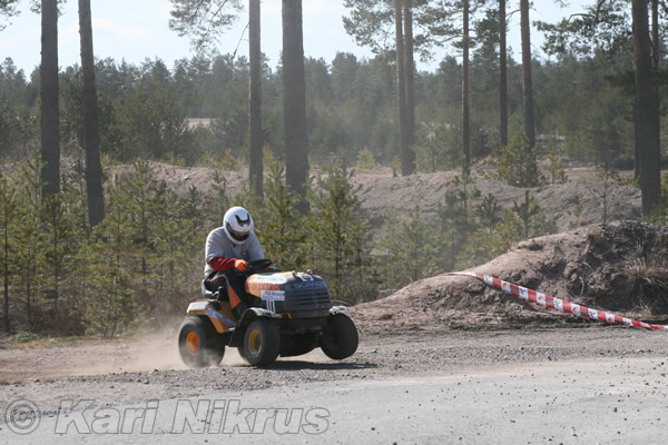 Ruohonleikkureiden 3h kest�vyysajot 18.04.2009