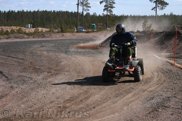 Ruohonleikkureiden 3h kest�vyysajot 18.04.2009