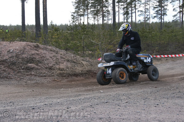 Ruohonleikkureiden 3h kest�vyysajot 18.04.2009