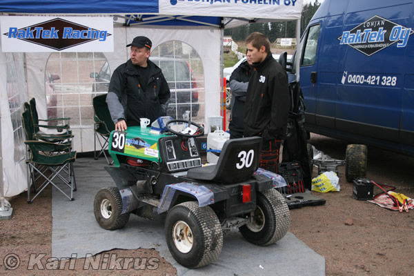 Ruohonleikkureiden 3h kest�vyysajot 8.11.2008