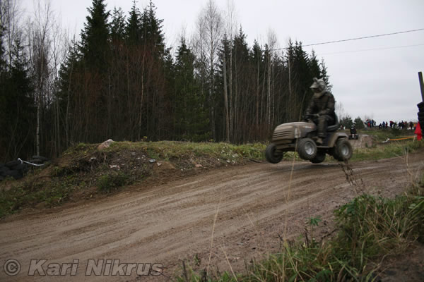 Ruohonleikkureiden 3h kest�vyysajot 8.11.2008