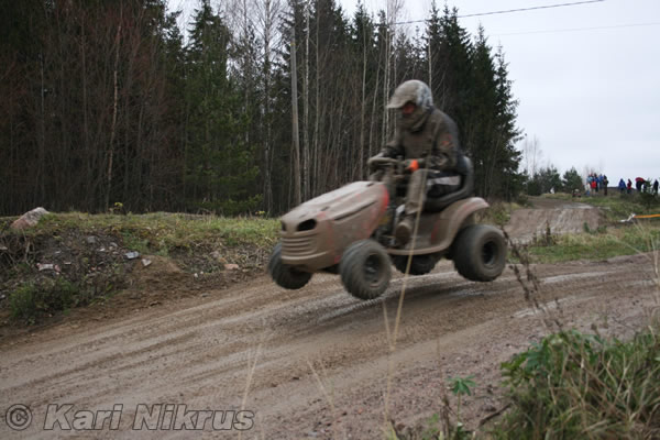 Ruohonleikkureiden 3h kest�vyysajot 8.11.2008