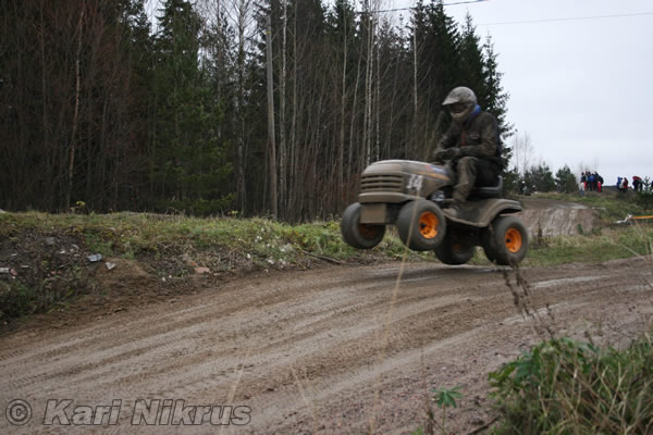 Ruohonleikkureiden 3h kest�vyysajot 8.11.2008