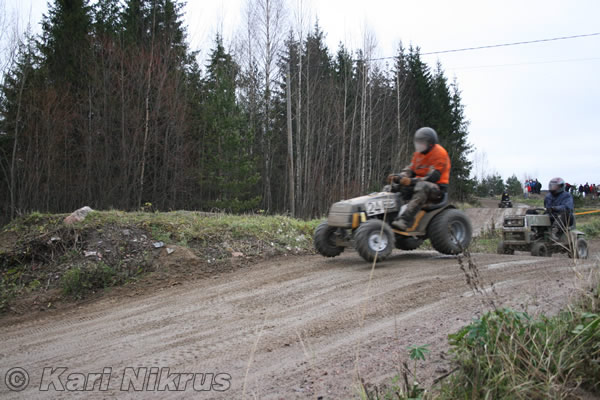 Ruohonleikkureiden 3h kest�vyysajot 8.11.2008