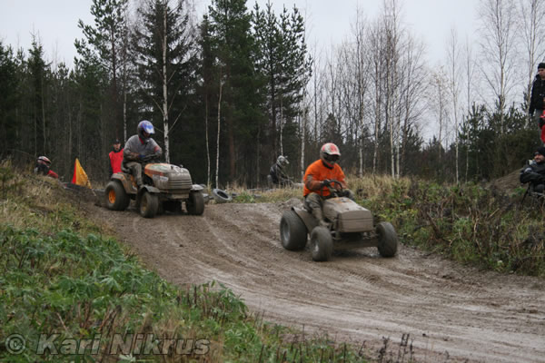 Ruohonleikkureiden 3h kest�vyysajot 8.11.2008