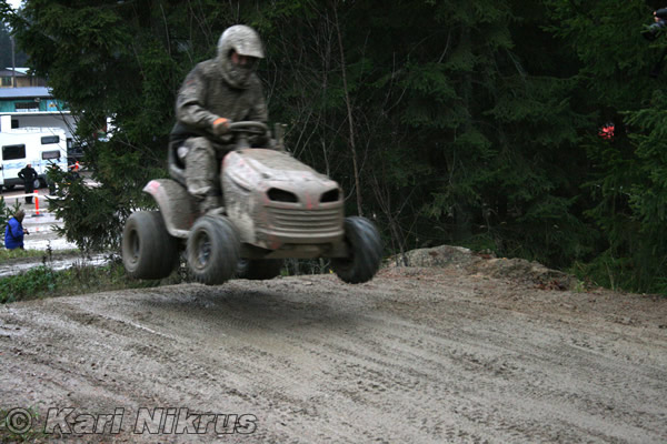 Ruohonleikkureiden 3h kest�vyysajot 8.11.2008