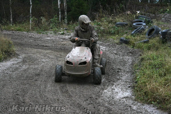 Ruohonleikkureiden 3h kest�vyysajot 8.11.2008