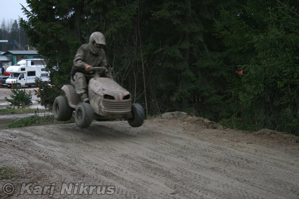 Ruohonleikkureiden 3h kest�vyysajot 8.11.2008