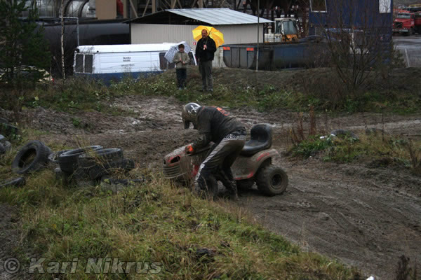 Ruohonleikkureiden 3h kest�vyysajot 8.11.2008