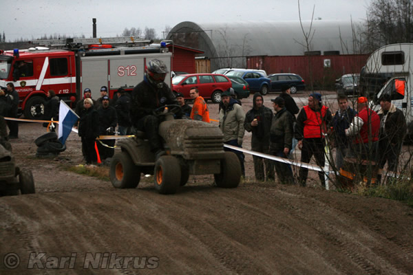 Ruohonleikkureiden 3h kest�vyysajot 8.11.2008