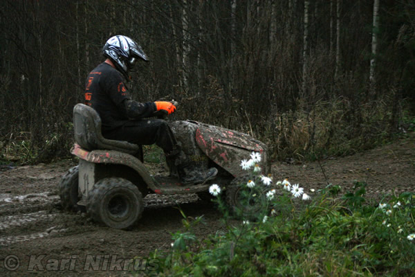 Ruohonleikkureiden 3h kest�vyysajot 8.11.2008