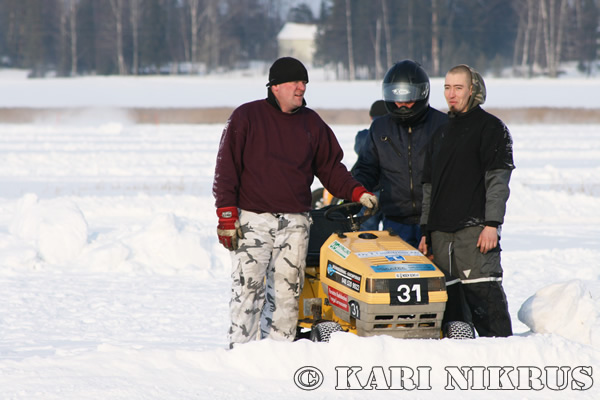 Ruohonleikkureiden 3h kest�vyysajot 21.02.2009